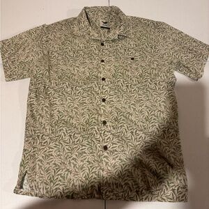 Yiume Men’s Size L Button Down Short Sleeve Hawaiian Shirt Leaf Print